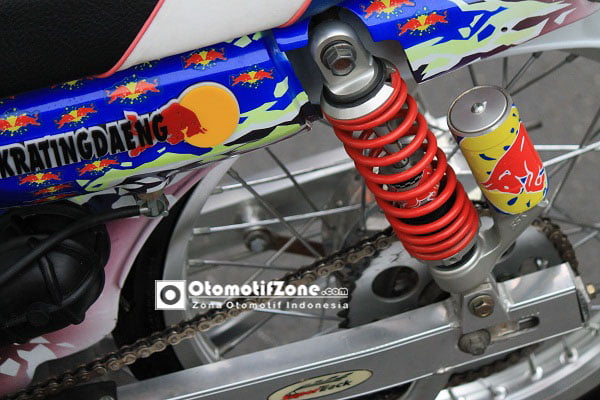 Tabung shock nyenggol body. Gak bisa boncengan.