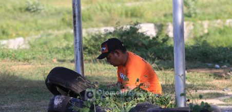 Pak Rusdi Turun melakukan sendri pengecekan tiang dan drynase sirkuit Puncak Mario