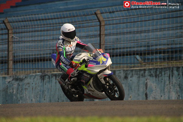 Irwan Ardiansyah juga order di Teh Manis.