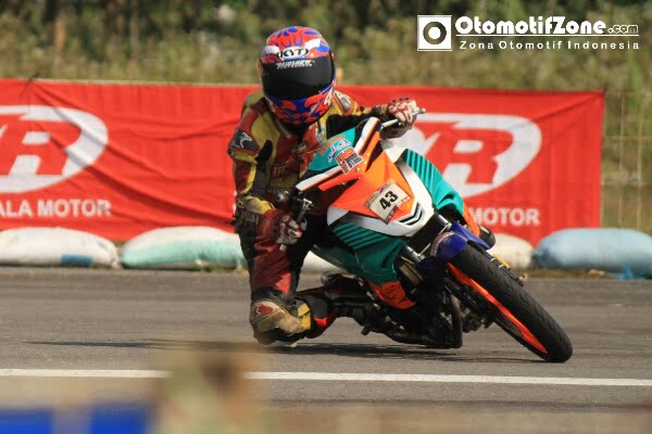 Andreas Gunawan pacu di MP1 bersama FBRT.