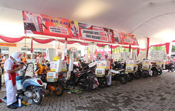 DAM mengadakan Servis Gratis bagi 100 konsumen pertama di Cibinong Square