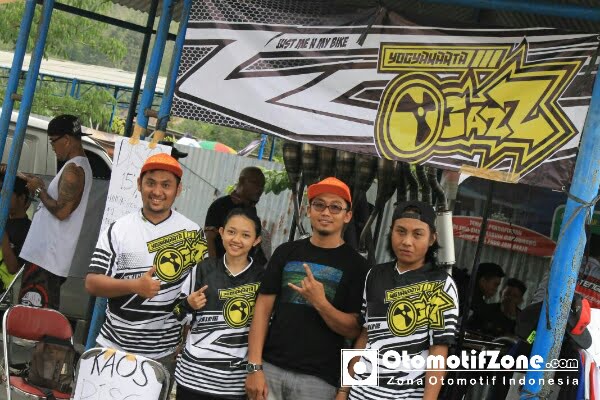 Gazz Knalpot ikut meramaikan di luar sirkuit.
