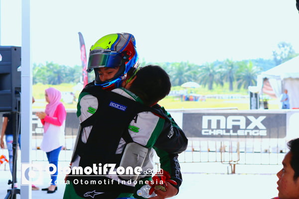 pelukan selamat sang Ayah