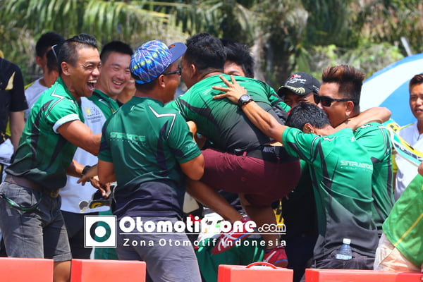 perayaaan para mekanik