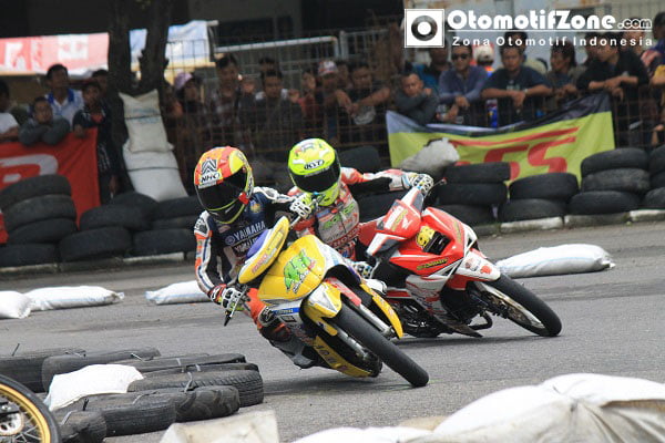Mario SA terganjal di barisan tengah.