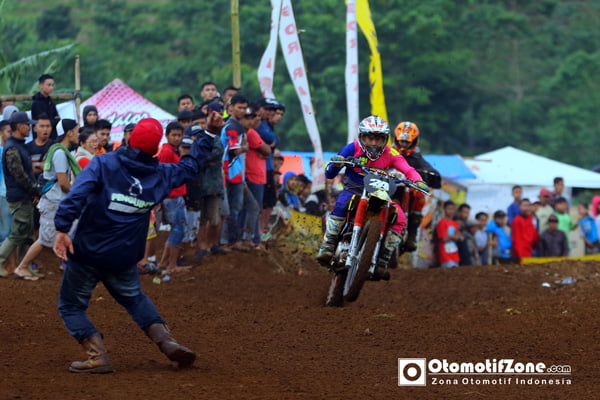 perjuangan F Chimon