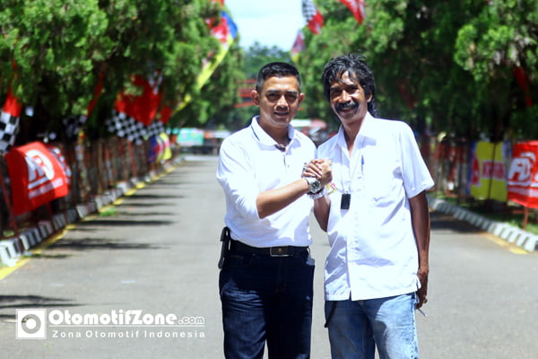 Danyon Armed 9 (kiri) bersama Lambert