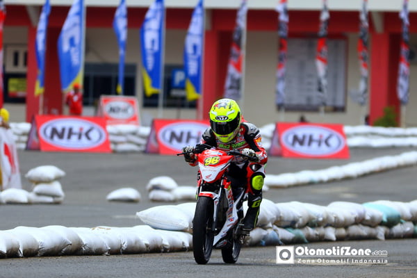 pandangan bebas dan luas