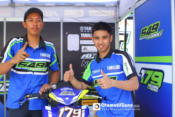 Musa (kiri) bersama Richard Taroreh