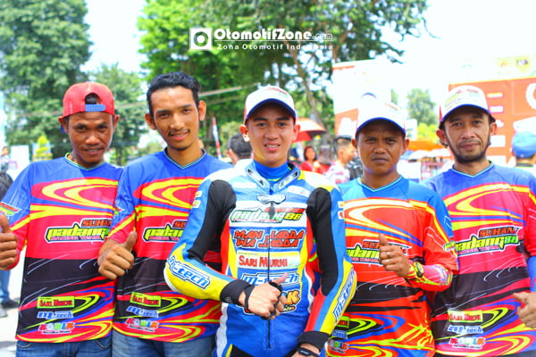 Kalingga dan team