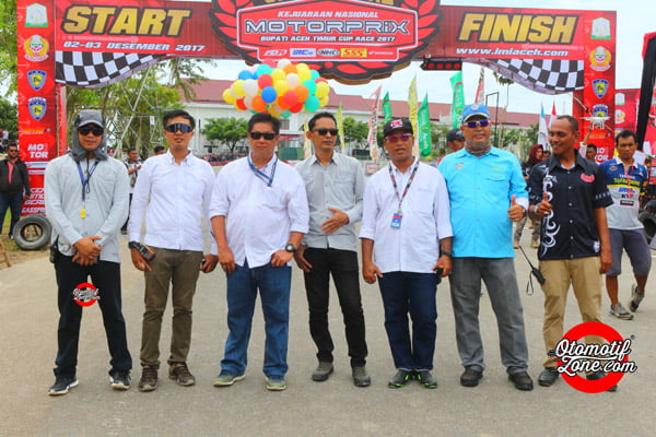 Eddy Horison dan pasukan tempur