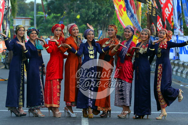 Gadis Payung Aceh Timur