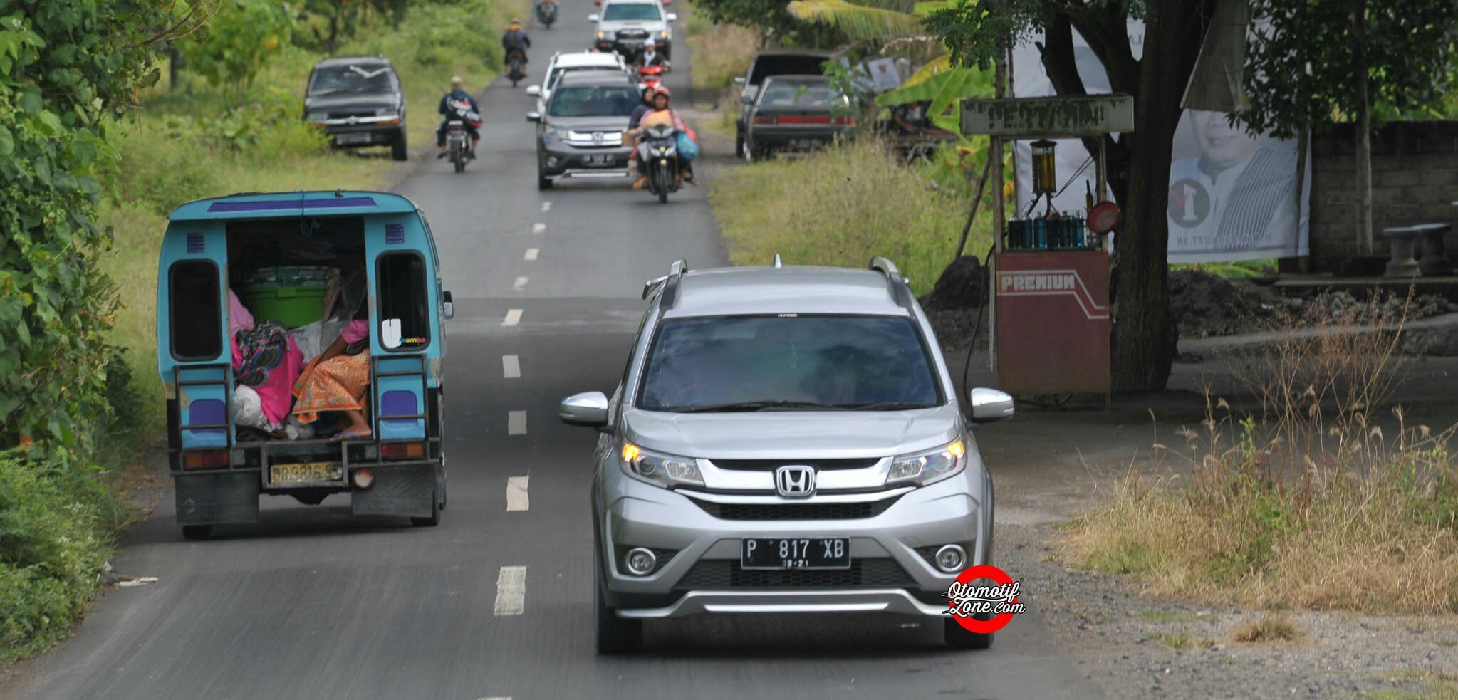 Rombongan Media Test Drive Honda BR-V Braver Exploration Lombok menuju Pink Beach