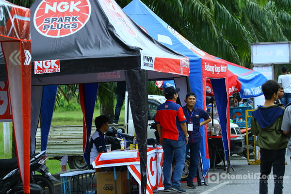stand produk sponsor