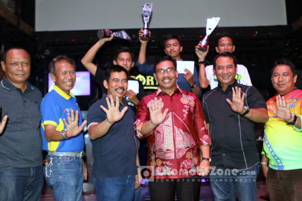 Brigjend Richard Nainggolan (batik) kepala BNN Kepri