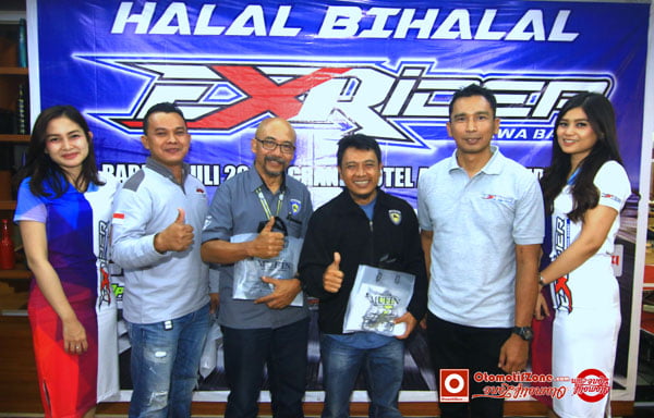 Irvan Oc (ketua Ex Rider Jabar) bersama tamu undangan