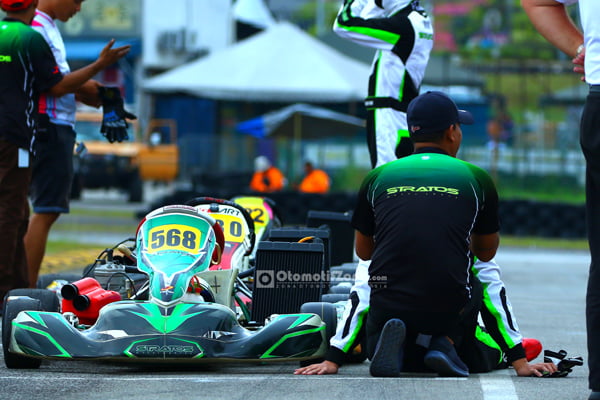 mendapat pijatan singkat jelang race 2 kelas shifter