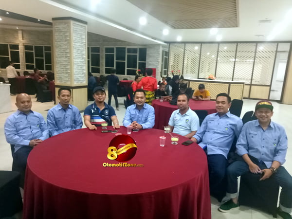 Andi Ian (ketua Harian) dan pengurus IMI Sulbar