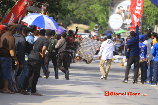 penonton dan crew susah diatur