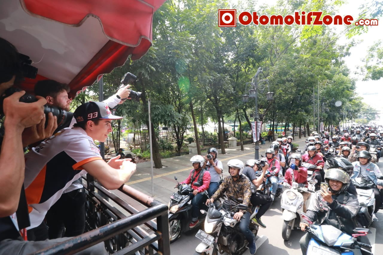 Marc Marquez naik bandros di kota Bandung