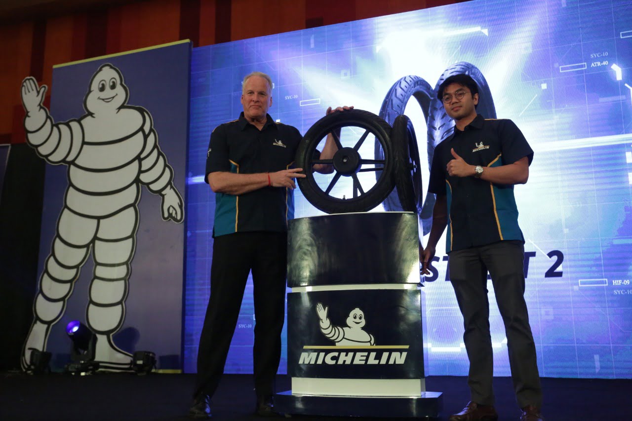 MICHELIN Pilot Street 2