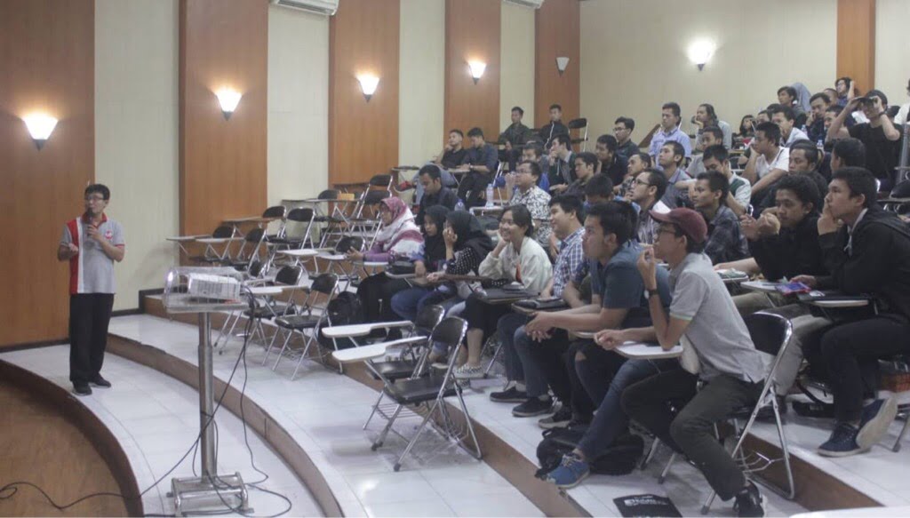 Mahasiswa ITS Berikan Kursus Dasar Otomotif