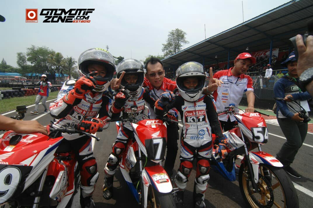 Rudy Hadinata Bersama Tiga Pembalap ART di Kelas ECU Standar