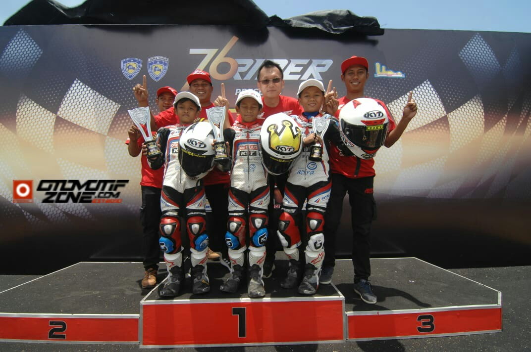 Rudi Hadinata Bersama Tiga Pembalap U12 ECU Standar ART Yogyakarta