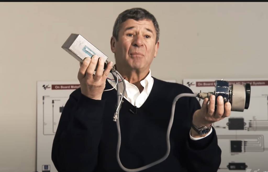 David Earl Bersama Camera On Board Pertamanya