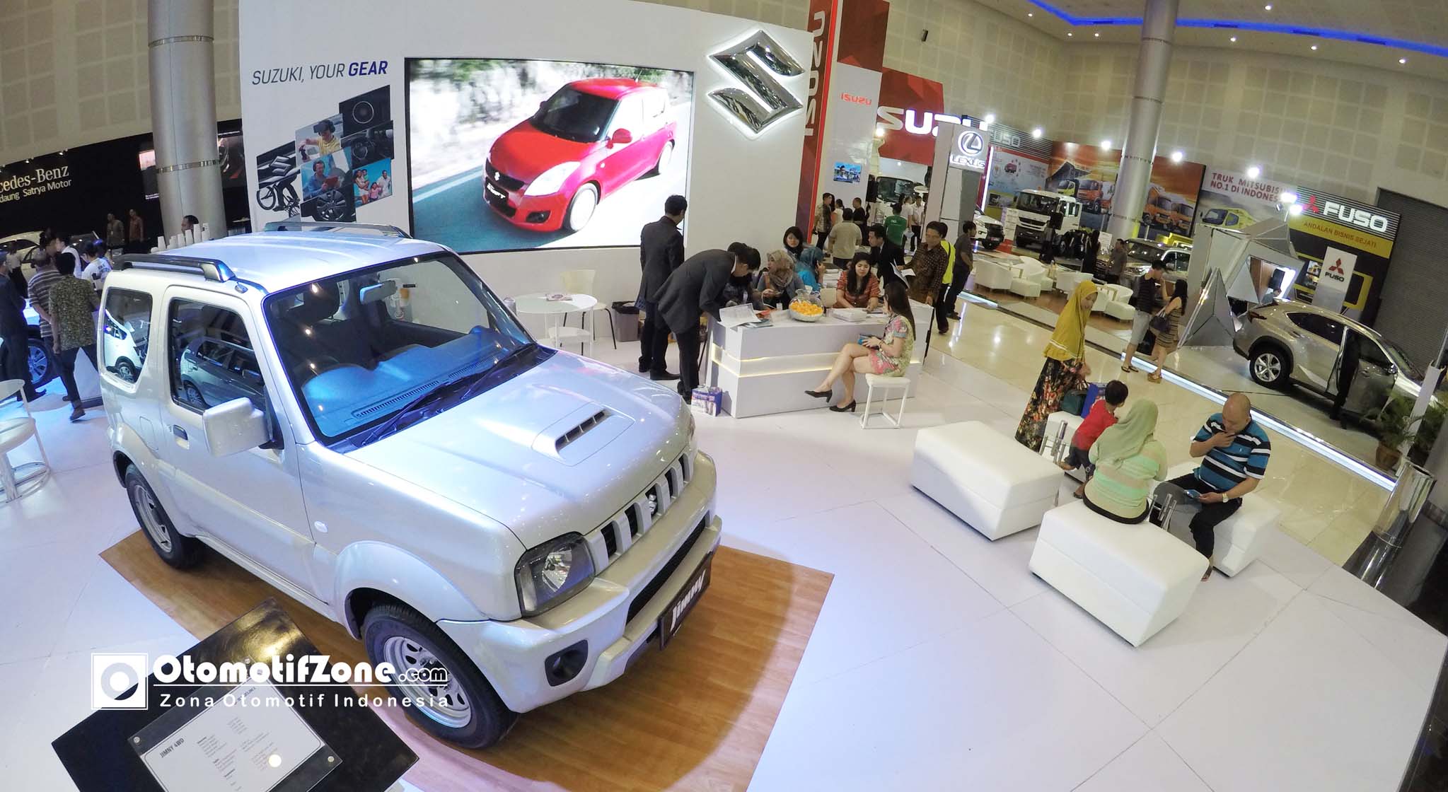 Booth Suzuki Pada GIIAS Surabaya 2016