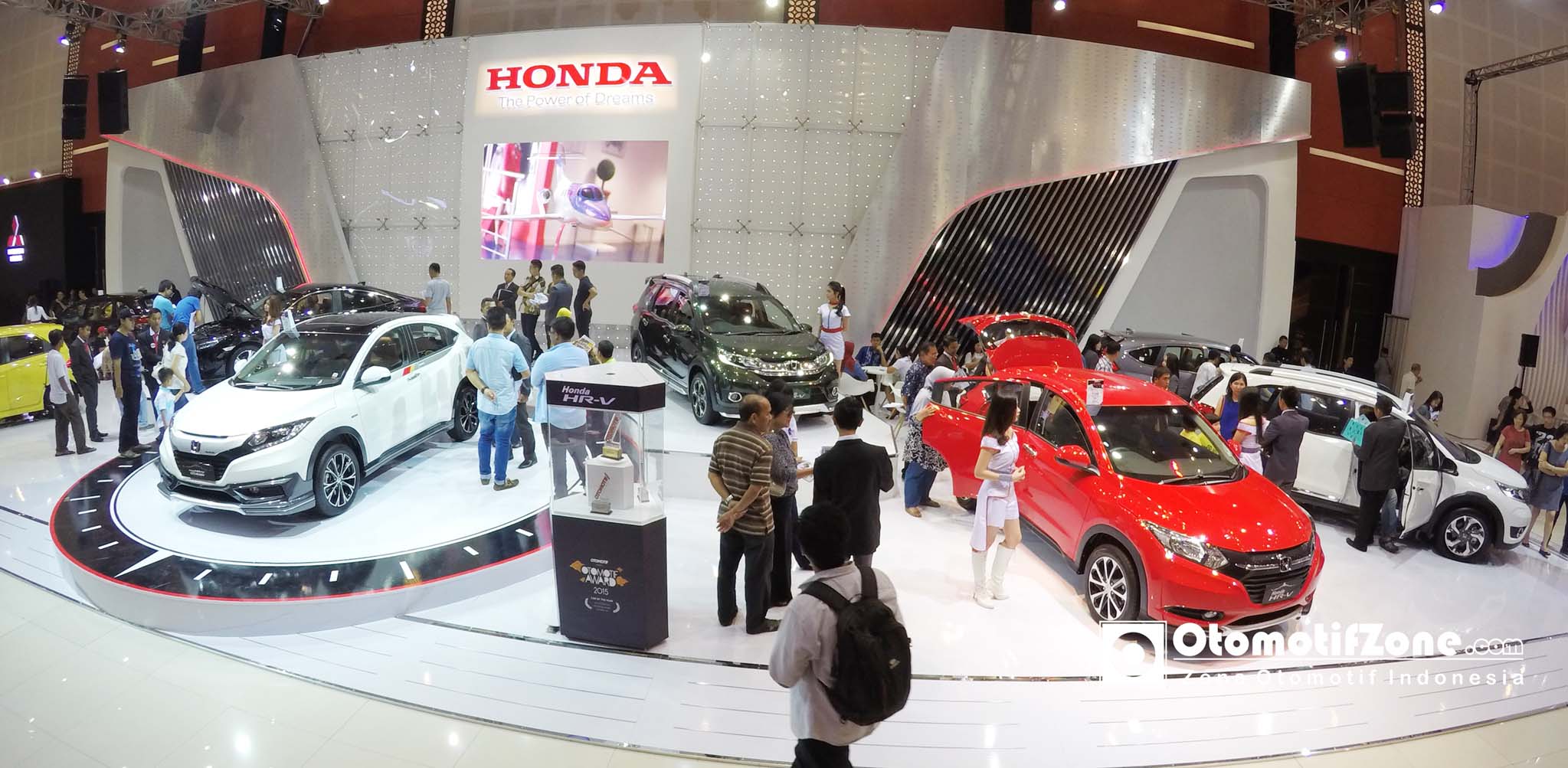 GIIAS Auto Show Surabaya 2016