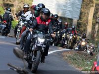 anggota klub motor Honda, pengguna aktif kartu AlwaysHonda, dan konsumen Honda yang terpilih