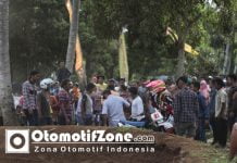 Grasstrack Karawang : Penonton Sakti Adu Nyali