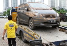 Tim Tanggap Bencana Adira Insurance Layani Pelanggan dan Masyarakat Korban Banjir