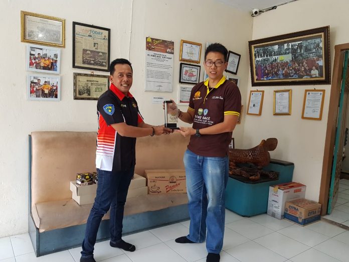 Kopi Paman dan Mawan Dragon