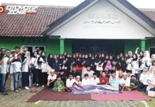 Anniversary White Car Community (WCC) Diperingati Bersama Anak Yatim Piatu Anniversary White Car Community (WCC) Cintapada Cibeureum Tasikmalaya