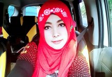 Bergaul dengan Banyak Lelaki, Wanita Ini Enjoy di Komunitas Mobil Wanita Ini Bergaul dengan Banyak Lelaki di Komunitas Mobil