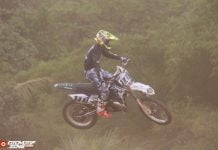 Dzaif Black Ikuti Jejak Sang Guru Rizky HK Juara Poin Di Pemula Soedirman Grasstrack Banyumas, Bawa Pulang JU Motor