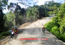 Polres Jayapura dan Komunitas Otomotif Salurkan Bansos Ke Distrik Airu