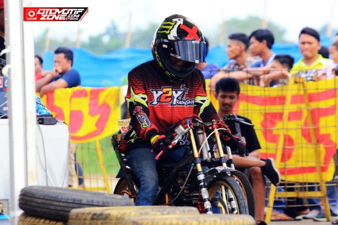 mencoba peruntungan di kelas breket