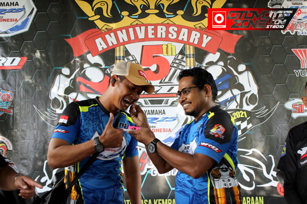 Abang Zul (kanan) Ketua YROI Chapter Jayapura