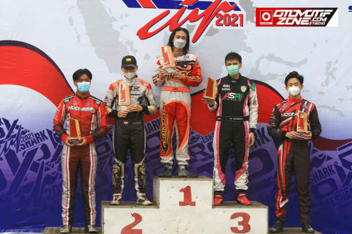 podium senior