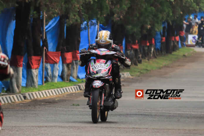 Akbar Juara Umum Open 1