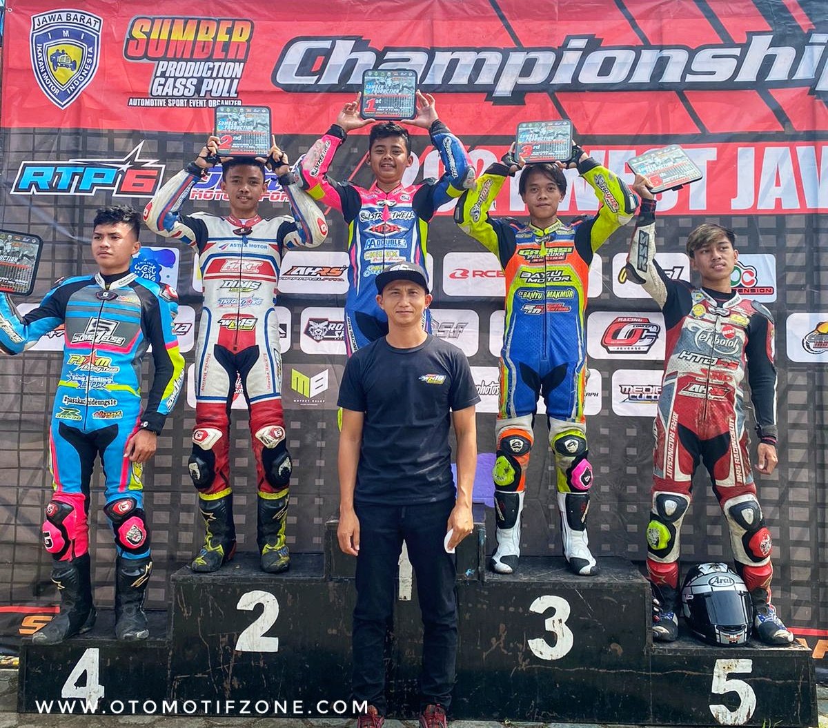Adit podium 2