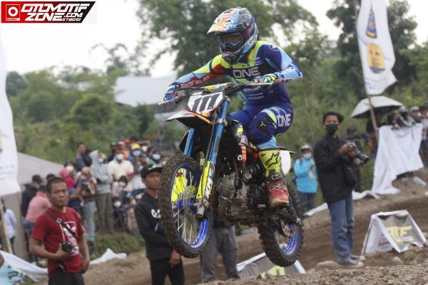 Inggil Bernaditus Karomah Motor DOTS GALERY Karanganyar
