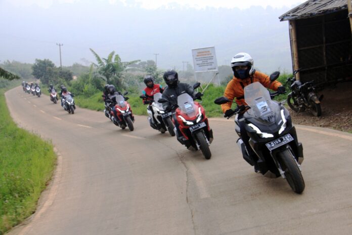ADV 160