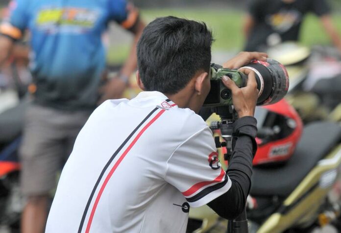 Racing Photo