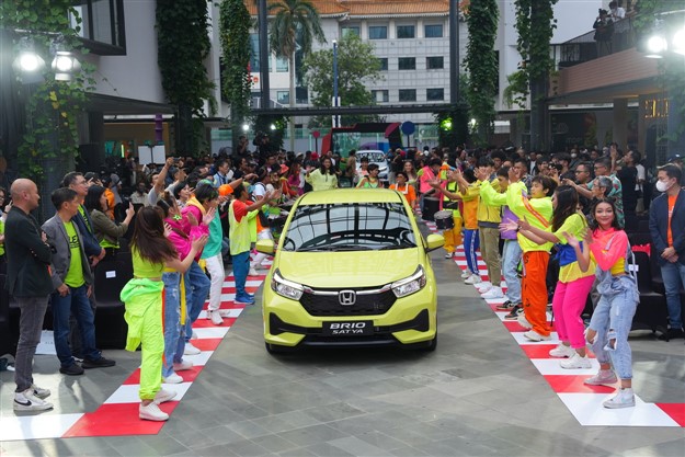 Honda Brio Baru (625 x 417)