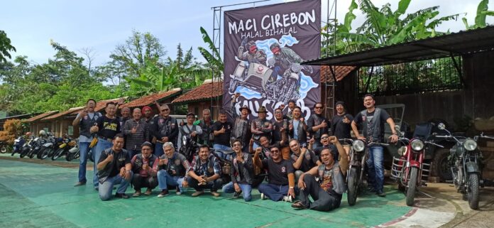 Ir Agus Triwono SH.MH-H.Wowon- Hadi Saputro ST dan Sekretaris Bayu Andika ST. Maci Cirebon