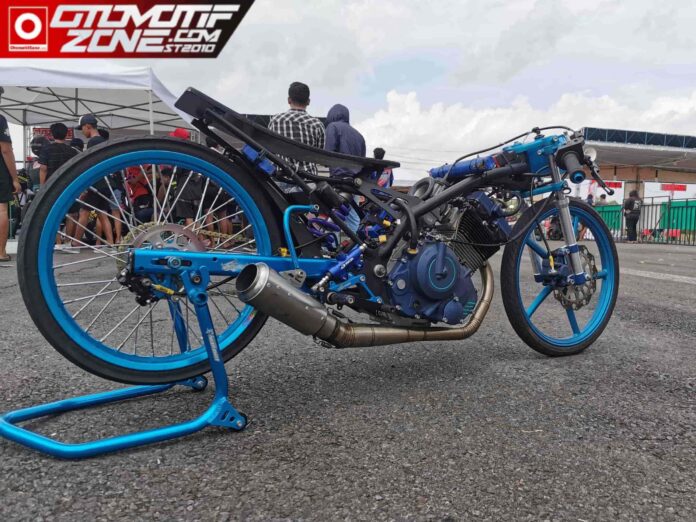 Penyisihan-KWR-IDC-2024-Meski-Tak-Dikawal-Cak-Moed-FU-Limousin-Sandora-Pimpin-Barisan-Bebek-200cc-1-min-scaled-min